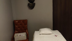 The Golden Paradise Spa In Thane